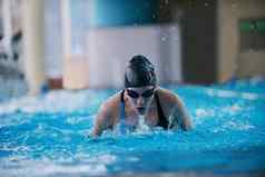 游泳运动员女人