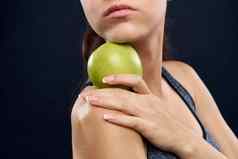 运动女人苗条的数字绿色苹果健康