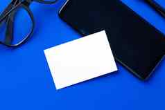模拟空白业务卡黑色的智能手机屏幕表格