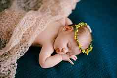 婴儿花环覆盖披肩睡觉蓝色的床罩