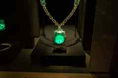 绿色翡翠宝石珠宝史密森学会博物馆