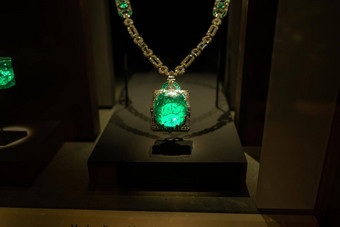 绿色翡翠宝石珠宝史密森学会博物馆