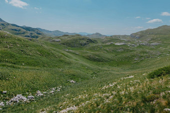 山谷日出自然夏天景观山峰绿色自然风景绿色山景观