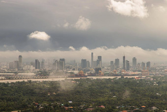 令人印象深刻的空中前视图摩天大楼市中心曼谷城市潮phraya河早....雾