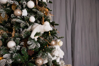 美丽的<strong>大圣</strong>诞节树装饰球玩具假期圣诞节情绪礼物丝带圣诞节树装饰软玩具树极地熊舒适的室内