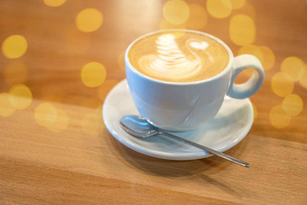 白色杯咖啡拿<strong>铁艺</strong>术站木表格咖啡馆卡布奇诺咖啡牛奶<strong>装饰</strong>早....早餐