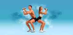 适合夫妇健身房蓝色的背景哑铃健身概念健康的生活风格