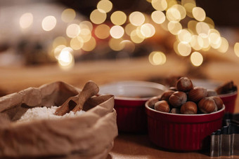 首页面包店烹饪传统的节日糖果准备使姜饼面团木表格一年庆祝活动传统圣诞节情绪
