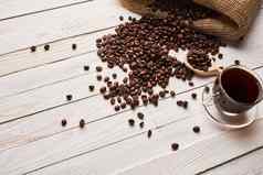 咖啡豆子表示精力充沛的喝视图