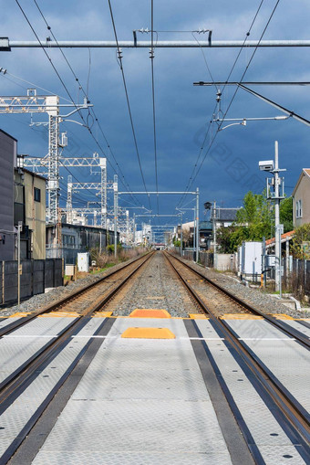 火车<strong>铁路</strong>跟踪权力电缆当地的<strong>铁路</strong>站日本