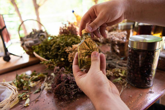 药水瓶手草药医生