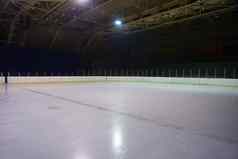 空冰溜冰场曲棍球竞技场
