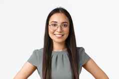 小业务主人启动电子商务概念特写镜头自信微笑女商人眼镜亚洲女企业家站准备好了工作热情的