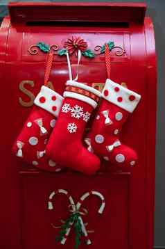 红色的圣诞老人邮件盒子