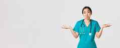 科维德医疗保健工人流感大流行概念肖像笨亚洲女护士女人医生耸传播手横盘整理不知道不要白色背景