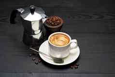 杯表示咖啡摩卡咖啡制造商黑暗木背景