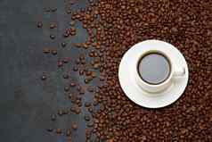 杯表示咖啡背景使烤棕色（的）咖啡豆子