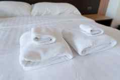 堆栈毛巾集床上现代卧室酒店
