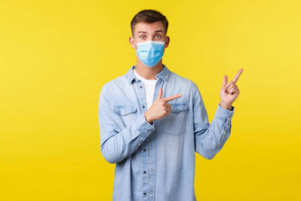 概念科维德流感大流行爆发生活方式冠状病毒社会距离惊讶的家伙医疗面具休闲衣服问题产品指出上角落里
