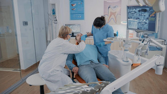 牙医助理咨询牙科工具