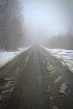 坏天气开车多雾的朦胧的国家路高速公路路交通冬天时间雪