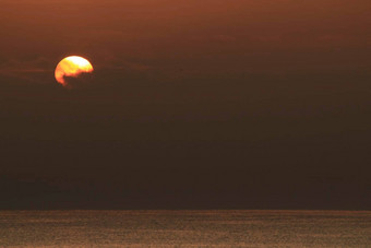 色彩斑斓的太阳日出海南部西班牙