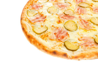 部分美味的经典意大利披萨他香肠玉米黄瓜奶酪
