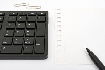 电脑键盘象征信息媒介沟通移动PC键盘打字的想法规划发展技术设备访问互联网