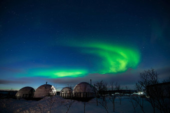 北部灯极光北欧化工极地灯冷晚上冰屋村美丽的晚上照片魔法自然冬天景观