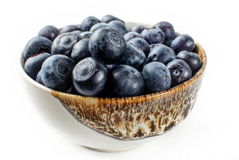 特写镜头照片小碗蓝莓孤立的白色背景