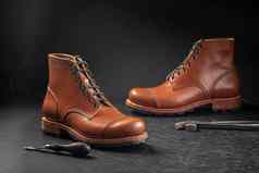 手工制作的棕色（的）皮革鞋子补鞋匠工具