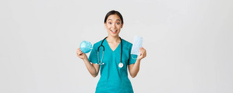 科维德冠状病毒疾病医疗保健工人概念逗乐微笑亚洲女护士埋葬实习医生风云显示呼吸器医疗面具收到个人保护设备