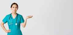 科维德医疗保健工人流感大流行概念沮丧生气亚洲女医生护士实习医生风云提高手质疑被激怒抱怨