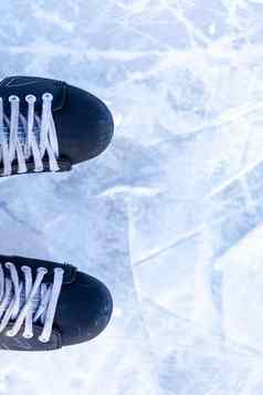 一对曲棍球溜冰鞋鞋带冻冰特写镜头