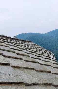 传统的屋顶阿尔皮皮普罗兹贝勒使片麻岩岩石