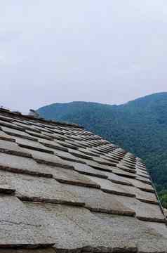 传统的屋顶阿尔皮皮普罗兹贝勒使片麻岩岩石