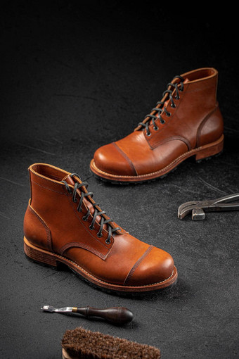 手工制作的棕色（的）皮革鞋子补鞋匠工具