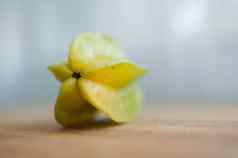 异国情调的杨桃阿维罗亚杨桃木减少董事会健康的食物新鲜的有机明星苹果水果