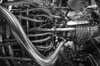 气体涡轮引擎饲料气体压缩机位于内部加压外壳黑色的白色单色气体涡轮引擎离岸石油气体中央处理平台