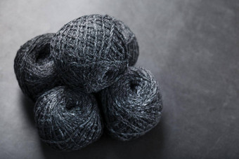 灰色的纱使自然羊毛球线程