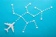 白色模型乘客飞机虚线轨迹点孤立的背景路线飞机国家天空