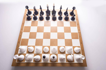国际象棋一块孤立的白色背景建议<strong>战略</strong>行为