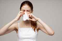 生病的女人流感感染病毒健康问题孤立的背景