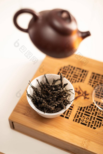 变形茶茶表格盖瓦尼