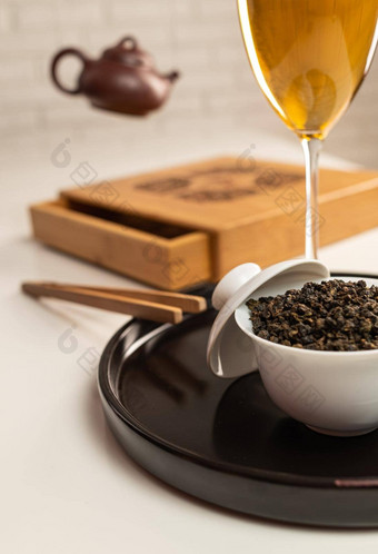 茶表格电器酒眼镜大叶片茶酿造