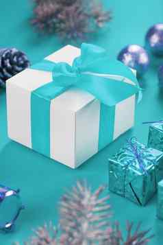 圣诞节礼物形式白色盒子蓝色的弓蓝色的背景圣诞节装饰