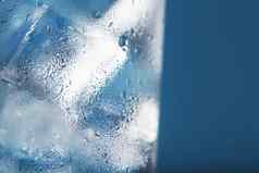 冰多维数据集玻璃让人耳目一新冰水蓝色的背景