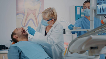 口服护理医生牙科工具牙齿检查