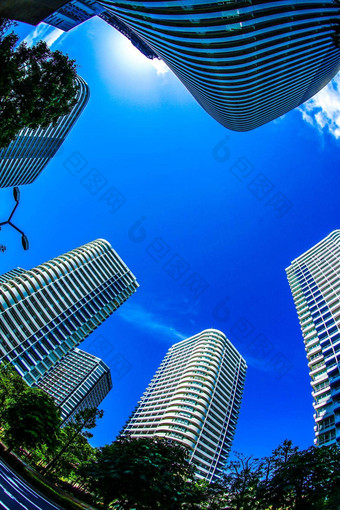 横滨minato米赖斯摩天大楼蓝色的天空