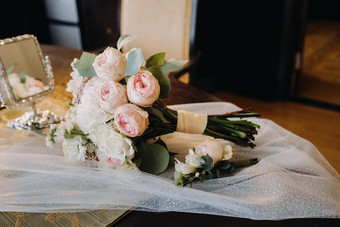 婚礼花束玫瑰说谎表面婚礼花卉栽培技术